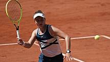 Barbora Krejčíková pokračuje v senzační jízdě na Roland Garros.