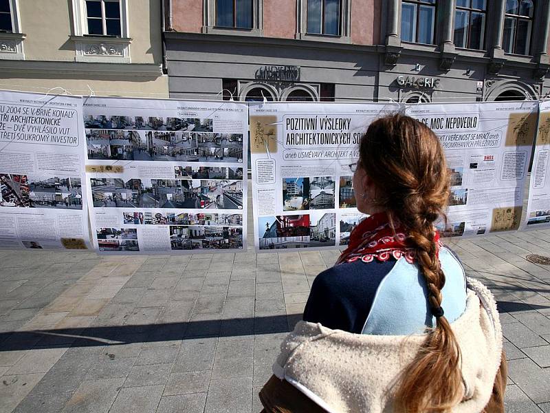 Akce na náměstí Svobody: Nádraží na rozcestí – náš veřejný prostor.