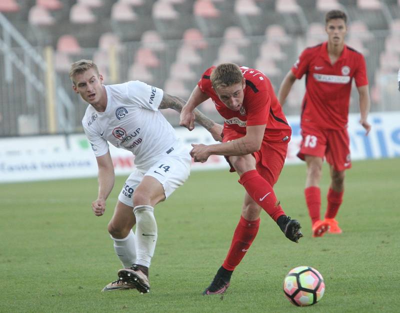 Fotbalisté brněnské Zbrojovky v pátém kole nejvyšší domácí soutěže porazili Slovácko 1:0 a ukončili čekání na první výhru v letošním ročníku. 