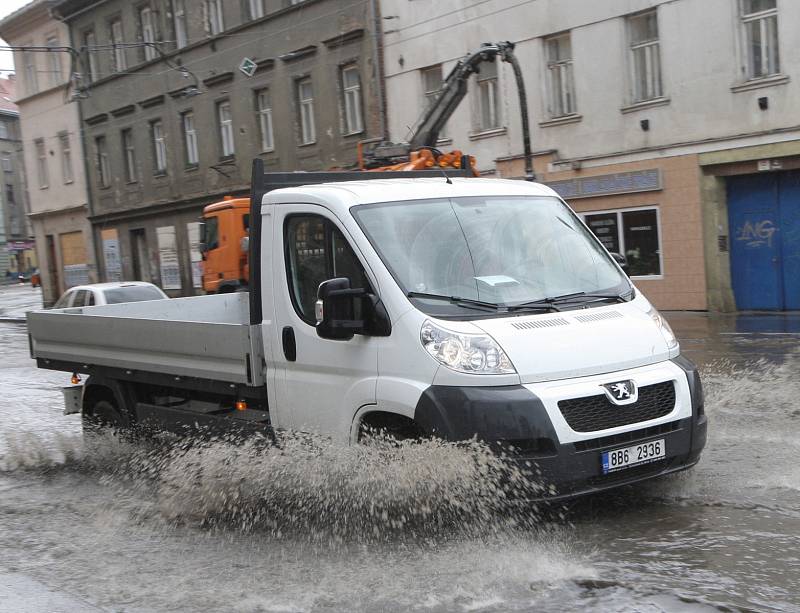 Zatopená část ulice Cejl v Brně.