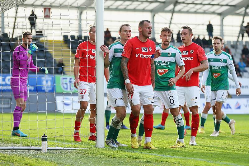 Fotbalisté Zbrojovky Brno (v červeném) prohráli v Jablonci 1:3.