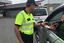 Více než tři miliony korun vybrali letos jihomoravští celníci od dlužníků při kontrolách na silnicích, dálnicích či letišti.