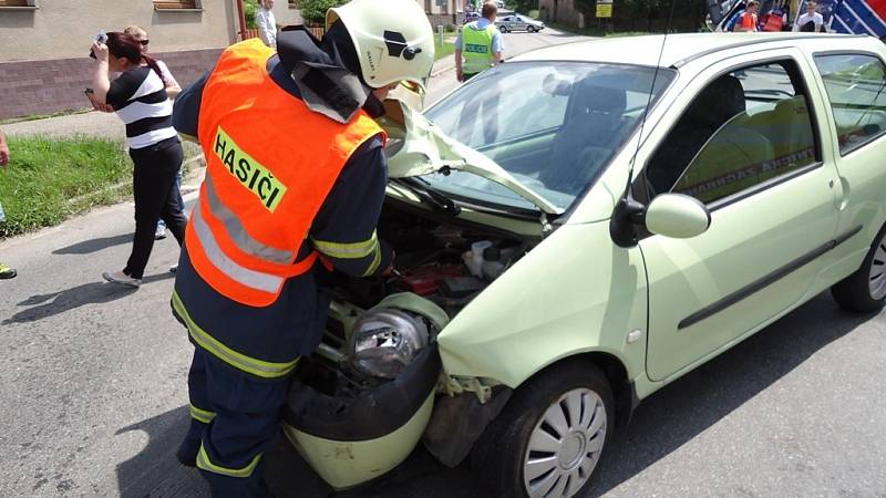 Nehoda motorky a automobilu v Čebíně.