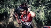 DŘINA NA PŘEKÁŽKÁCH. Brněnská závodnice Lenka Butorová soupeří při akcích jako Spartan Race s vysokými překážkami, nošením břemen i zdoláváním vody nebo bahna.