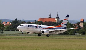 Dopravní letadla na brněnském letišti. Zájemci odsud příští rok zamíří do nových destinací.
