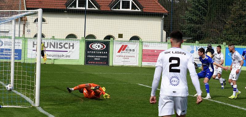 Druholigové utkání mezi Líšní (ve světlém) a Jihlavou skončilo výhrou brněnského mužstva 2:0.