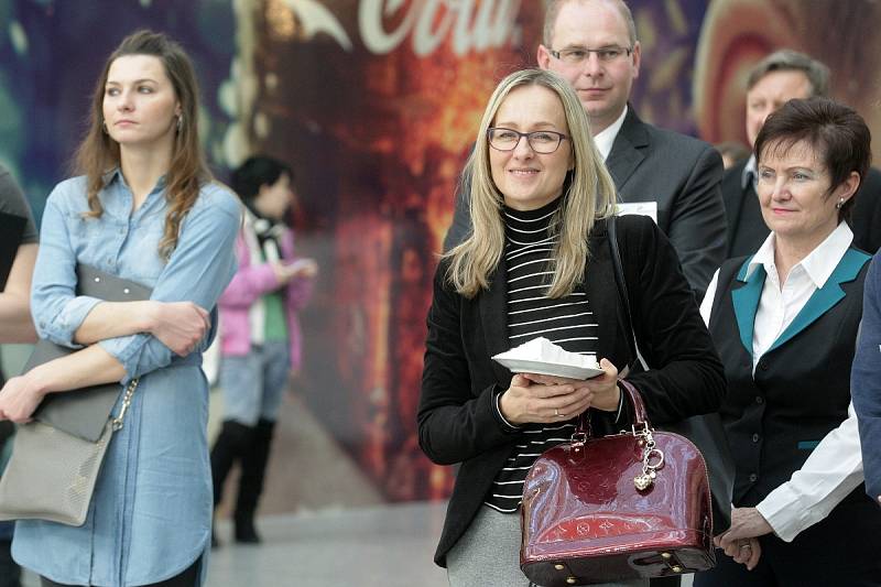 Už potřetí hostí modřické nákupní centrum Olympia veletrh středních odborných škol. Třiatřicet vzdělávacích ústavů zde na ploše centra prezentuje svoje obory včetně praktických ukázek činnosti.