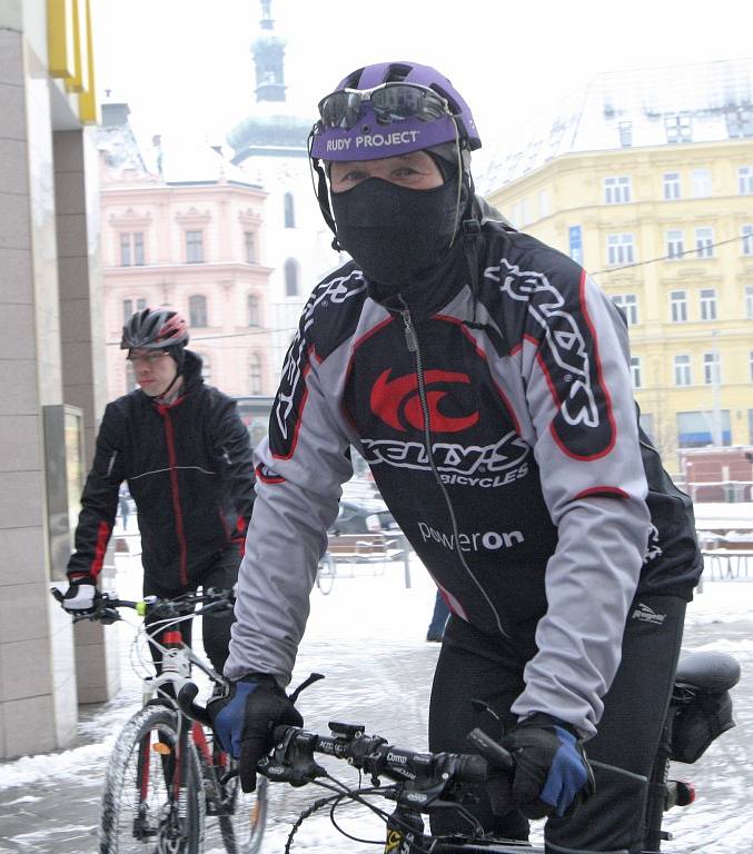 Cyklisté tradičně přivítali nový rok vyjížďkou na přehradu.