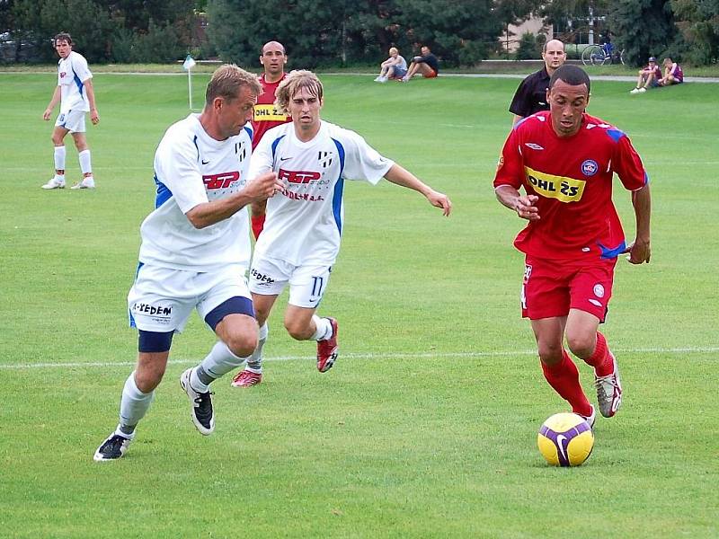 Fotbalisté 1. FC Brno vyhráli nad 1. HFK Olomouc 2:0.