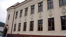 Sto let stará škola v Jundrově.
