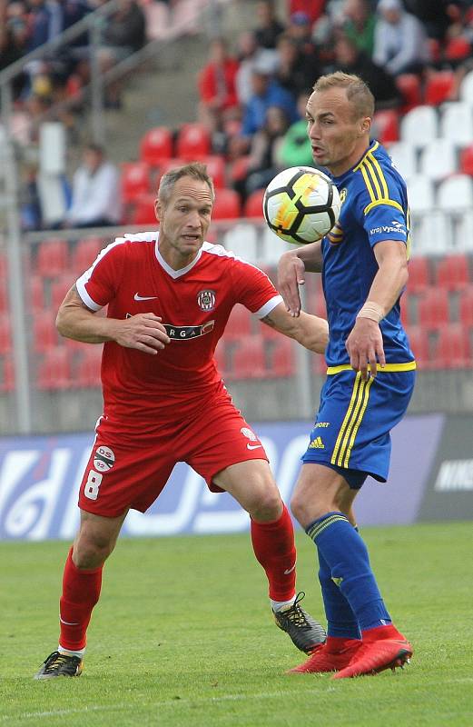 V utkání 29. kola Zbrojovka Brno (v červeném) nevstřelila Jihlavě branku a po remíze 0:0 si definitivně zpečetila sestup do druhé ligy.