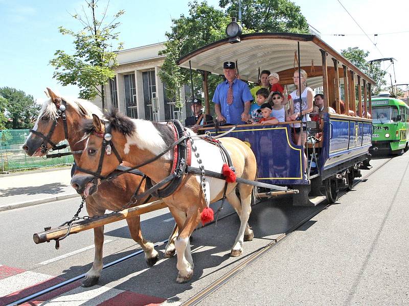  Brněnské náměstí Svobody přivítalo desítky historických tramvají a autobusů.