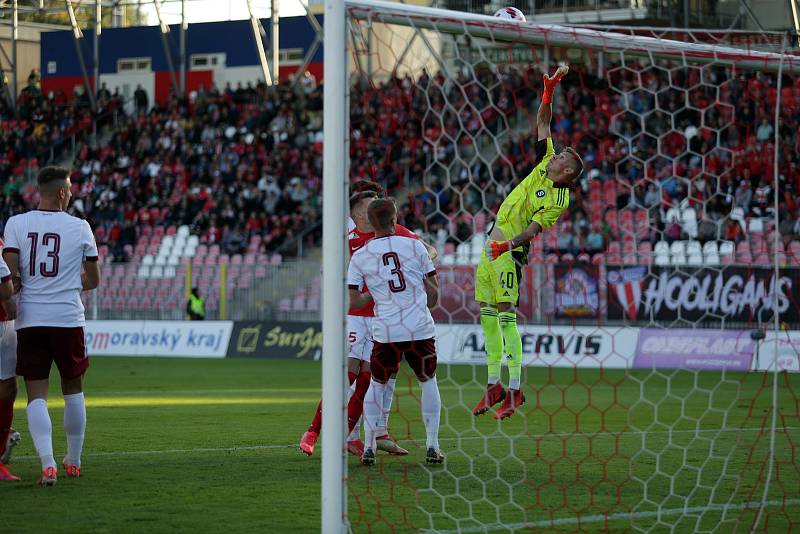 Fotbalový zápas mezi brněnskou Zbrojovkou a pražskou Spartou