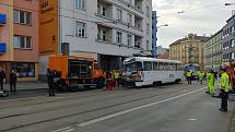 Poškozené tramvaje po nehodě, která se stala v pondělí ráno v brněnské Křížové ulici.