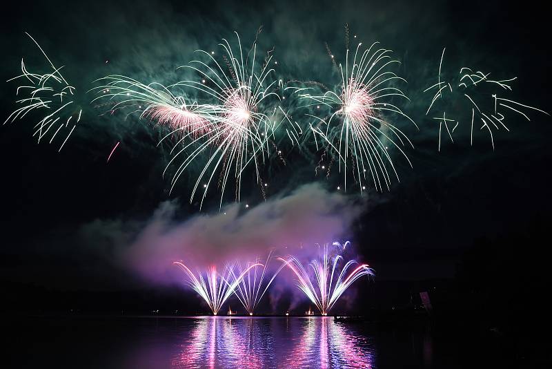 Brno 8.6.2019 - Ignis Brunensis - ohňostroj Filipíny