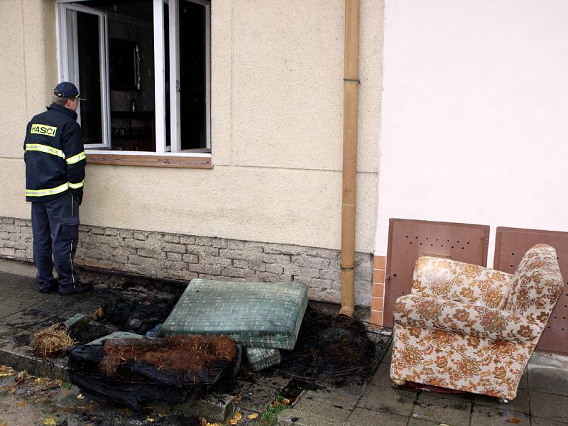 Žena z Židlochovic na Brněnsku zahynula při požáru rodinného domku.