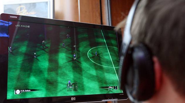 Hráči počítačového fotbalu se utkali v Olympii