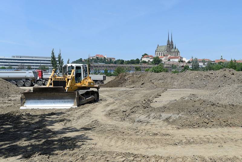 Podoba prostoru budoucího Jižního centra mezi brněnskými ulicemi Opuštěná, Trnitá a Uhelná z poloviny roku 2020.