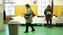 Volební komise v Brně si první den prezidentských voleb pochvaluje vysokou účast.