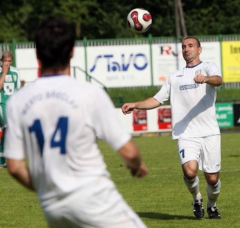 Fotbalisté Bystrce v zápase s Břeclaví.