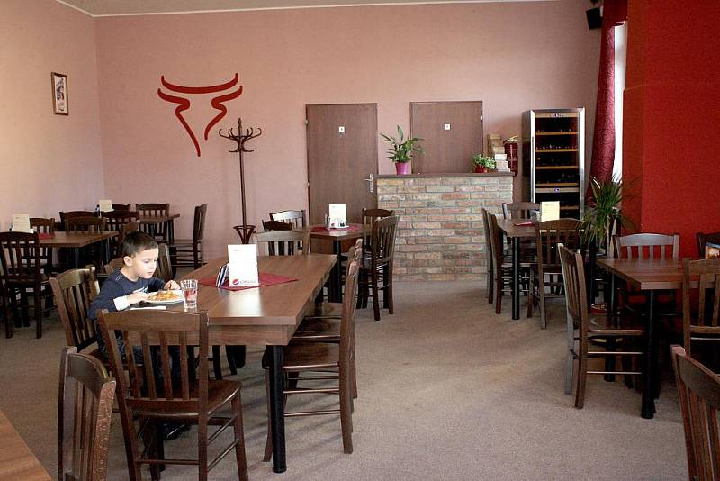 Restaurace La Corrida se pyšní čistým prostředím, výborným jídlem, rychlou a příjemnou obsluhou.