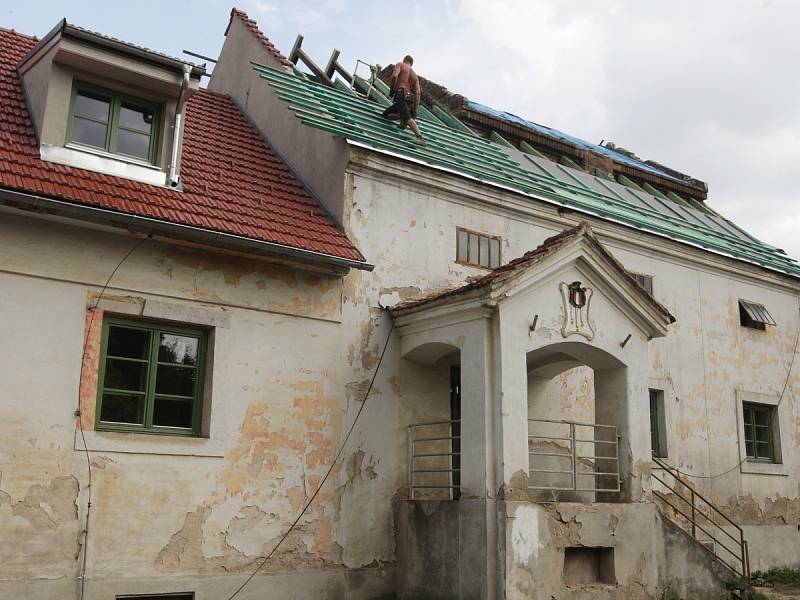 Pivovar v Sokolnicích na Brněnsku bude po více než osmdesáti letech nejspíš opět nabízet vlastní pivo. Majiteli zatím chybí stavební povolení.