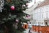 Vánoční ozdoby v Brně.