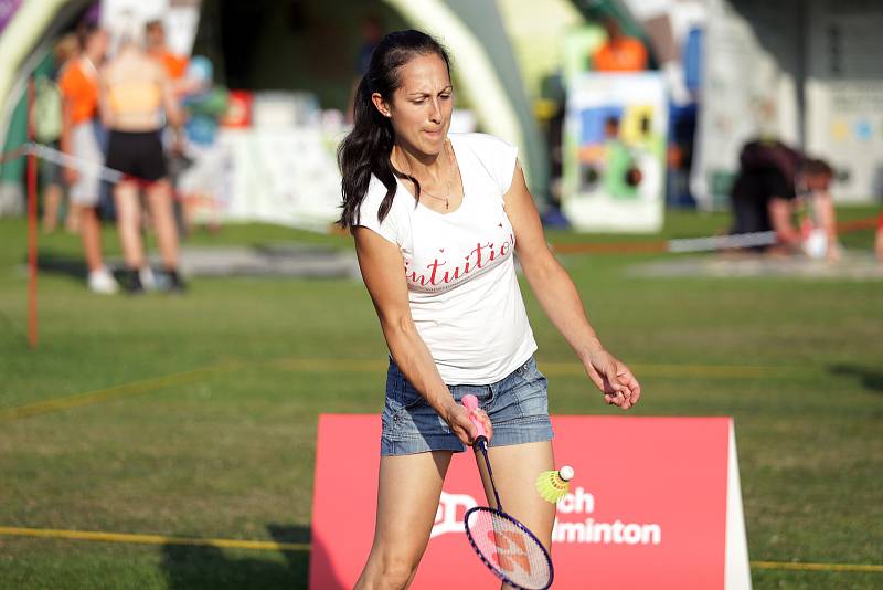 Olympijský festival přilákal v den zahájení stovky diváků. V areálu na brněnské Riviéře si mohli lidé vyzkoušet desítky různých olympijských sportů a je pro ně připraveno sportovní i relaxační zázemí.