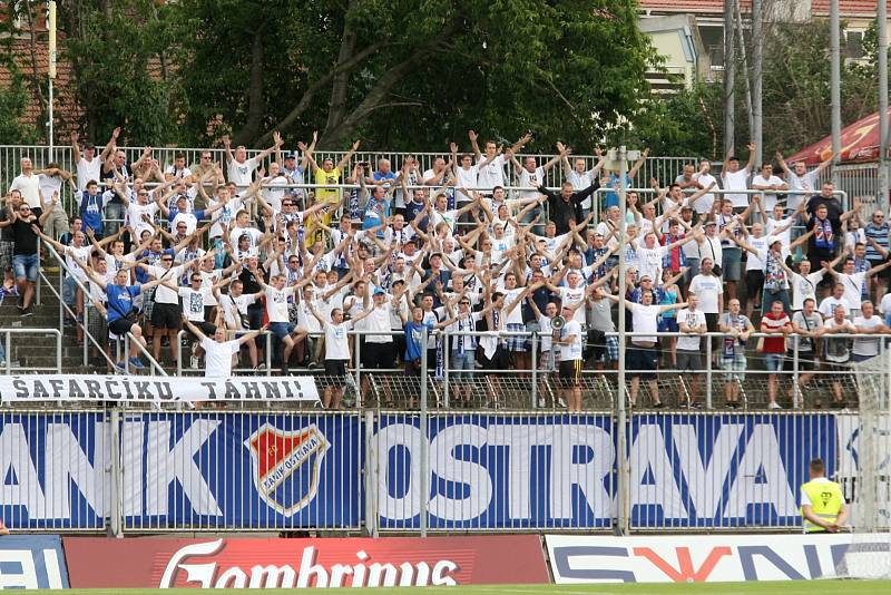 Fotbalisté Zbrojovky Brno (v červeném) porazili Baník Ostrava 2:1.