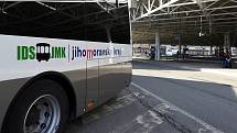 Autobusy v barvách Jihomoravského kraje. Ilustrační foto