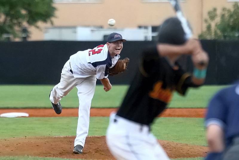 Čeští baseballoví kadeti na mistrovství Evropy suverénně ovládli všechny duely základní skupiny i semifinále, jenže rozhodující zápas o titul nezvládli. Na Městském baseballovém stadionu v brněnském Komárově v sobotu večer podlehli Německu 5:6.