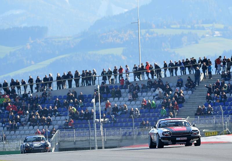 Finále mezinárodního šampionátu automobilových závodů Histo Cup přineslo na rakouské dráze Red Bull Ring další velký úspěch brněnskému pilotovi Davidu Bečvářovi ve voze Jaguar XJS.