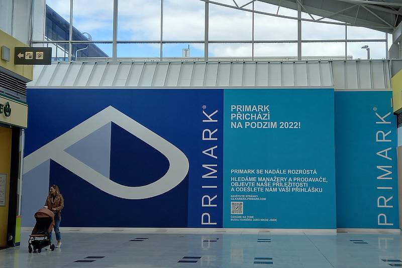 V nákupním centru Olympia v Modřicích letos otevře prodejna Primark. Bude teprve druhou v republice