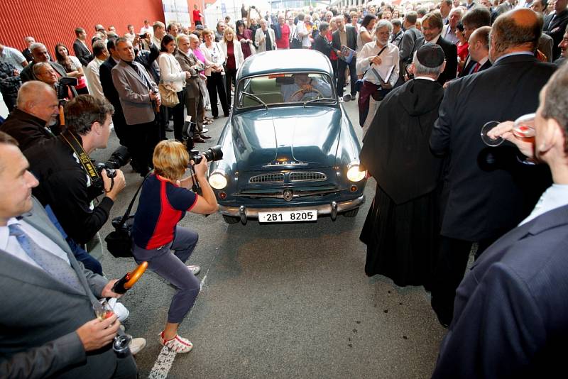 Královopolské tunely. Archivní foto z otevření tunelů.