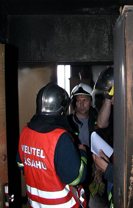 Požár na Vinohradech na Bzenecké ulici v pondělí večer.