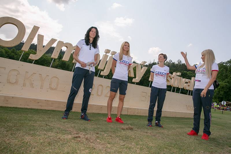 V brněnských Pisárkách bude Olympijský festival. Před otevřením se do areálu podívala ambasadorka festivalu, bývalá brněnská tenistka Lucie Šafářová, a další hosté.