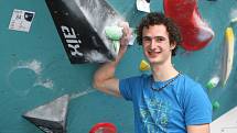 Adam Ondra poslední dny před odletem do Tokia strávil v domácím prostředí.