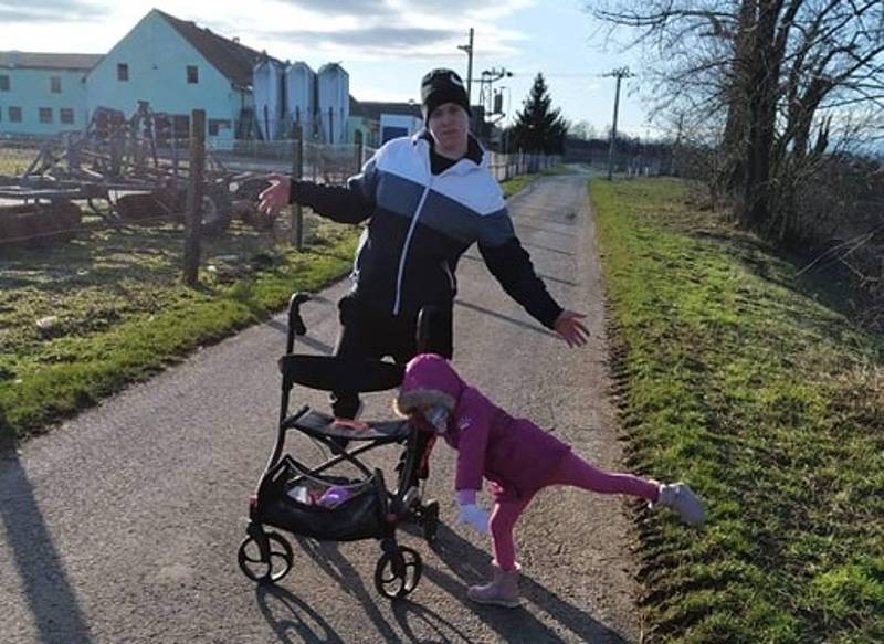 Nehoda před třemi lety obrátila Dominikovi i jeho blízkým život na ruby,