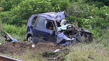 Po srážce s vlakem na přejezdu mezi Moravskými Bránicemi a Silůvkami na Brněnsku zemřel 23. května 2020 odpoledne řidič auta.