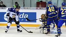 Carlson Hockey Games v brněnské DRFG aréně mezi Finskem v bílém a Švédskem.