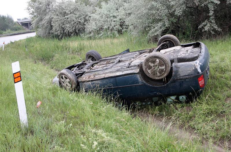 Cestujícím ani řidiči škody Octavia se nic nestalo.