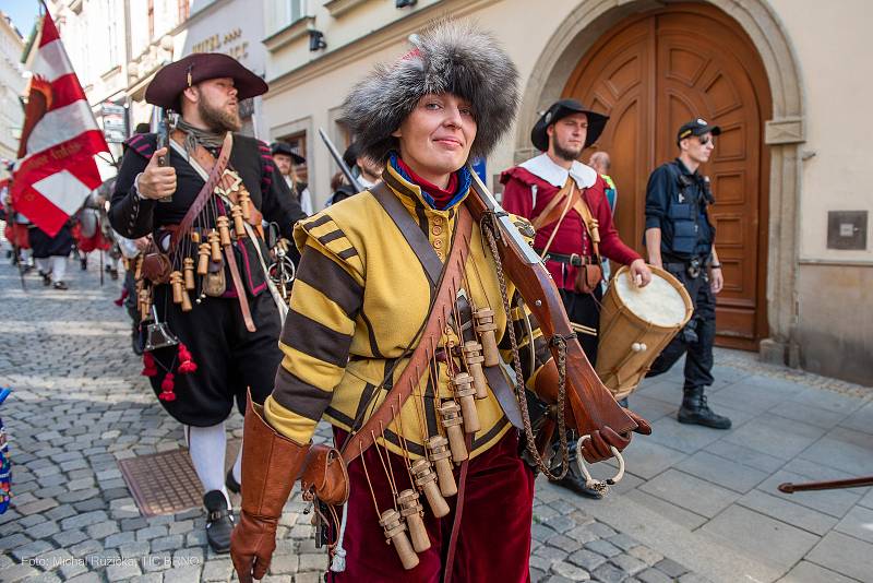 Připomínku obléhání Brna Švédy mohli lidé shlédnout v podobě historických uniforem a zbraní v centru města. Vojáci prošli slavnostním pochodem město a na Kraví hoře postavili stanový tábor.