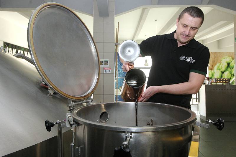 Výroba zeleného piva v brněnském pivovaru Starobrno. Ilustrační foto
