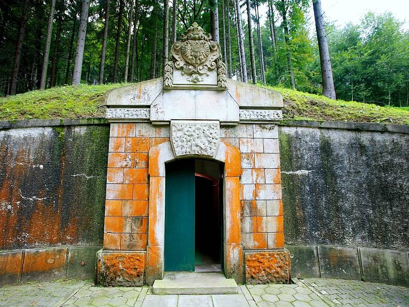 Březovský vodovodní přivaděč zásobuje značnou část Brna pitnou vodou, končí na Palackého vrchu v Komíně.