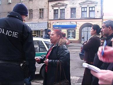 Policisté řeší v brněnské ulici Cejl ozbrojenou potyčku.