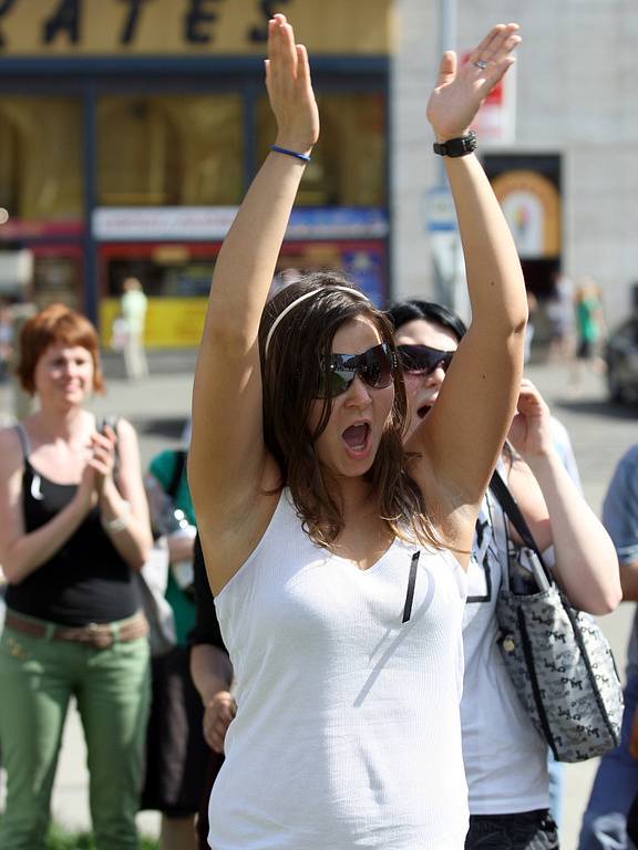 Týden neklidu - Solidární protest na podporu pražských divadelníků.