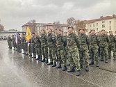 Slavnostní vojenskou přísahu složili čerství studenti brněnské Univerzity obrany v pátek v kasárnách v Šumavské ulici.