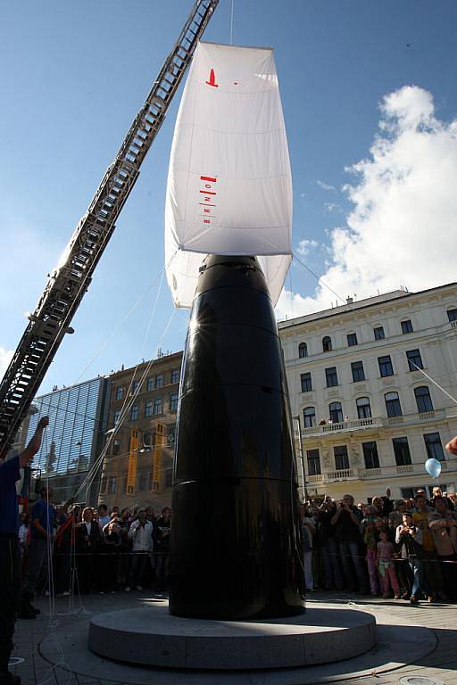 Slavnostní odhalení hodin na brněnském náměstí Svobody.