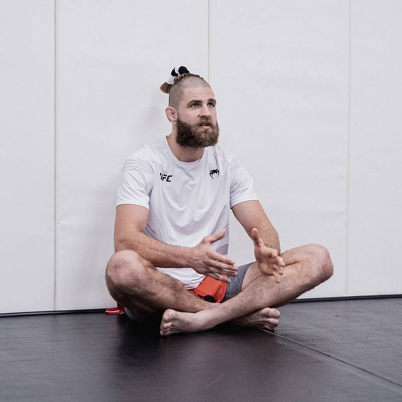 Jiří Procházka si prošel pozoruhodnou cestu až k pozici prvního českého šampiona UFC.