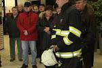 Příbuzní a kolegové uctili památku dvou hasičů, kteří před dvanácti lety zahynuli při požáru tehdejšího kasina u hlavního vlakového nádraží.